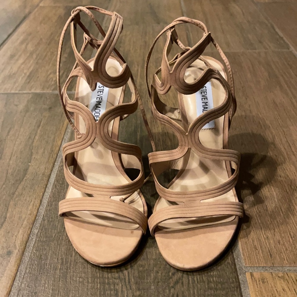 Nude Size 6 Ava Sandal by Steve Madden. Never Worn.
